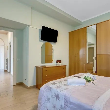 Il Giardino Di Dante Center: 2br Terrace Flat - Happy * Stresa