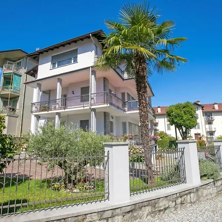 Il Giardino Di Dante Center: 2br Terrace Flat - Happy